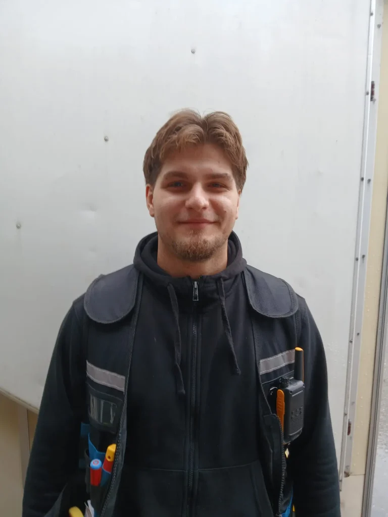 Radan Jovanovic – Bauleiter bei Grizz Elektro, verantwortlich für Baustellenleitung und normgerechte Elektroinstallationen in Zürich